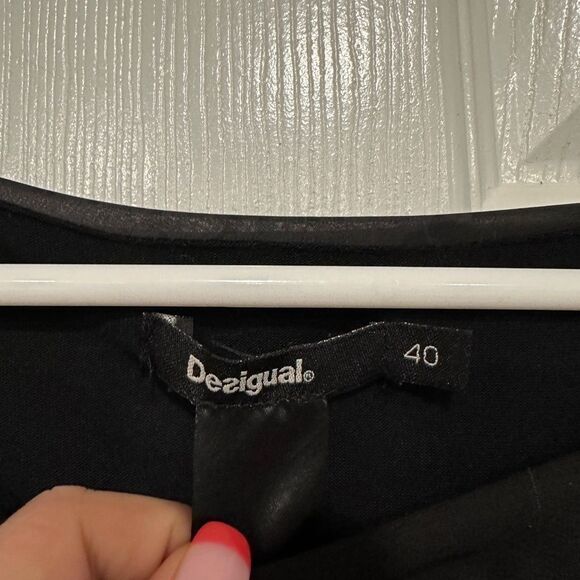 Desigual Kerowac Dress Black Floral Sheer Overlay
Long Sleeves Bodycon S… - Picture 6 of 7